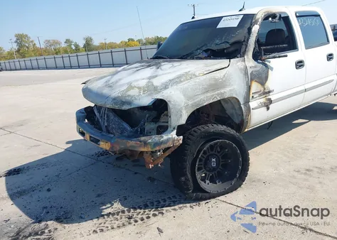 2004 GMC Sierra K2500 Heavy Duty from USA, damaged, VIN 1GTHK23214F226413